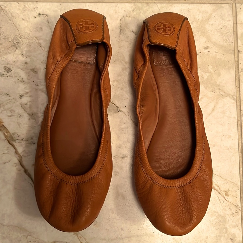 Tory Burch all leather ballet flat.  Size 9M
